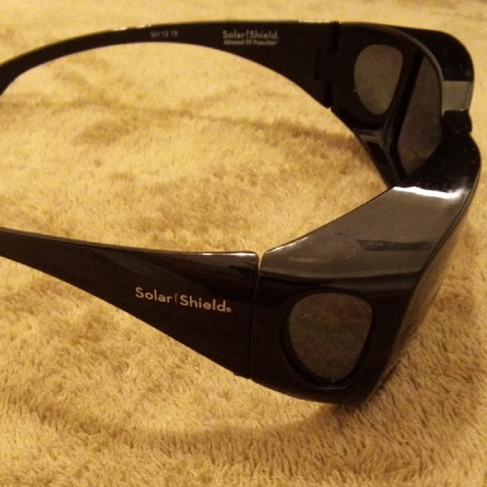 Sleek Black Men's Sunglasses